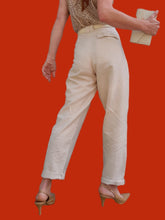 Charger l'image dans la galerie, Pantalon vintage Léna - Chino beige en lin et coton. Taille L, 40, 42. By Mélissa. Made in France