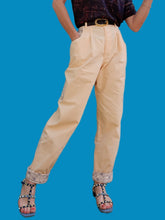 Charger l'image dans la galerie, Pantalon vintage Chloé - En coton abricot et revers contrastants. Taille M, 38, 40. Made in France