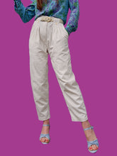 Charger l'image dans la galerie, Pantalon vintage Marguerite - Velours côtelé blanc cassé. Taille S, 36, 38. Made in Marocco