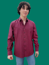 Charger l'image dans la galerie, Chemise "Seconde" Thomas - Violine uni. Taille M, 38, 40. Michael Kors. Modern Fit.