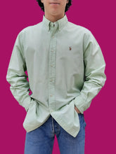 Charger l'image dans la galerie, Chemise "Seconde" Lionnel - Vert pâle à logo brodé en couleur. Taille L, 40, 42. Polo Ralph Lauren.