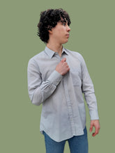 Charger l'image dans la galerie, Chemise vintage Mathieu - Logo brodé sur la manche. Taille M, 38, 40. Yves Saint Laurent.