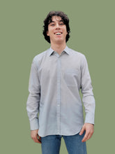 Charger l'image dans la galerie, Chemise vintage Mathieu - Logo brodé sur la manche. Taille M, 38, 40. Yves Saint Laurent.