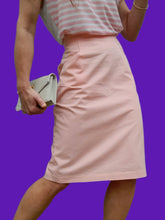 Charger l'image dans la galerie, Jupe crayon vintage Salomé - En coton rose et poches. Taille S, 36, 38. Grafity's Paris. Made in France.