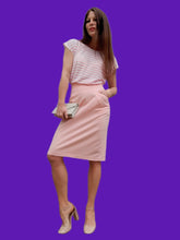 Charger l'image dans la galerie, Jupe crayon vintage Salomé - En coton rose et poches. Taille S, 36, 38. Grafity's Paris. Made in France.