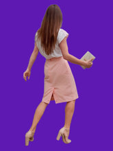 Charger l'image dans la galerie, Jupe crayon vintage Salomé - En coton rose et poches. Taille S, 36, 38. Grafity's Paris. Made in France.