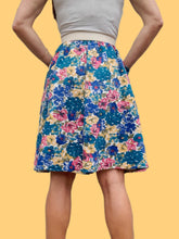 Charger l'image dans la galerie, Jupe vintage Emma - Coton fleuri bleu à poches. Taille XS, 34, 36. Maugin. Made in France.