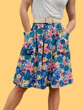 Charger l'image dans la galerie, Jupe vintage Emma - Coton fleuri bleu à poches. Taille XS, 34, 36. Maugin. Made in France.