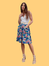 Charger l'image dans la galerie, Jupe vintage Emma - Coton fleuri bleu à poches. Taille XS, 34, 36. Maugin. Made in France.
