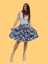 Charger l'image dans la galerie, Jupe vintage Emma - Coton fleuri bleu à poches. Taille XS, 34, 36. Maugin. Made in France.