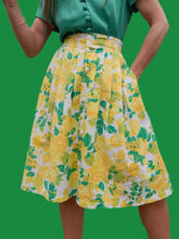 Charger l'image dans la galerie, Jupe vintage Caroline - Fleurie jaune boutonnée devant. Taille S, 36, 38. DM Paris.