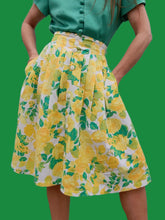 Charger l'image dans la galerie, Jupe vintage Caroline - Fleurie jaune boutonnée devant. Taille S, 36, 38. DM Paris.