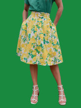 Charger l'image dans la galerie, Jupe vintage Caroline - Fleurie jaune boutonnée devant. Taille S, 36, 38. DM Paris.