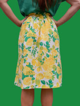 Charger l'image dans la galerie, Jupe vintage Caroline - Fleurie jaune boutonnée devant. Taille S, 36, 38. DM Paris.
