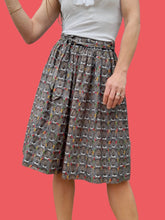 Charger l'image dans la galerie, Jupe vintage Claudia - Imprimé pois et visages Africains. Taille XS, 34, 36. Cacharel. Made in France.