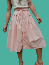 Charger l'image dans la galerie, Jupe vintage Astrid - Toute boutonnée en coton rose. Taille S, 36, 38. Miss Helen. Made in Italy