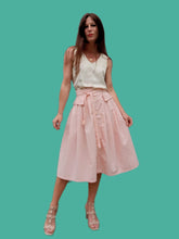 Charger l'image dans la galerie, Jupe vintage Astrid - Toute boutonnée en coton rose. Taille S, 36, 38. Miss Helen. Made in Italy