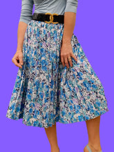 Charger l'image dans la galerie, Jupe vintage Célia - Plissée, fluide et fleurie. Taille M, 38, 40. Made in France.