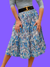 Charger l'image dans la galerie, Jupe vintage Célia - Plissée, fluide et fleurie. Taille M, 38, 40. Made in France.