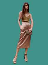 Charger l'image dans la galerie, Jupe vintage Lara - Satin vieux rose. Mi-longue. Taille M, 38, 40. Made in France.