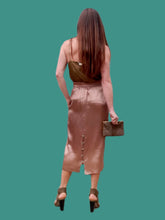 Charger l'image dans la galerie, Jupe vintage Lara - Satin vieux rose. Mi-longue. Taille M, 38, 40. Made in France.