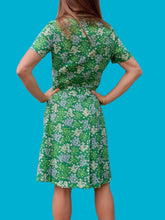 Charger l'image dans la galerie, Robe vintage Marcia - Fleurie verte, toute boutonnée. Taille S, 36, 38. Dennet Barry. Made in France.