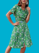 Charger l'image dans la galerie, Robe vintage Marcia - Fleurie verte, toute boutonnée. Taille S, 36, 38. Dennet Barry. Made in France.
