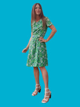 Charger l'image dans la galerie, Robe vintage Marcia - Fleurie verte, toute boutonnée. Taille S, 36, 38. Dennet Barry. Made in France.