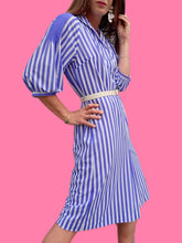 Charger l'image dans la galerie, Robe vintage Martha - A rayures bleues et blanches. Taille M, 38, 40. Elvi Couture. Made in Holland.