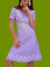 Charger l'image dans la galerie, Robe vintage Marlène - Parme à pois et à fleurs. Taille M, 38, 40.