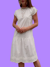 Charger l'image dans la galerie, Robe vintage Héloïse - Col Victorien brodé écru. Taille S, 36, 38.