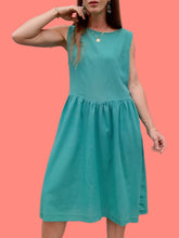 Charger l'image dans la galerie, Robe vintage Dorine - Verte au dos dégagé. Taille XL, 42, 44. Carole Richard. Made in France.
