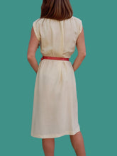 Charger l'image dans la galerie, Robe vintage Jésabelle - En soie Ecrue. Taille S, 36, 38 . Cyril Alexan Paris. Made in France.