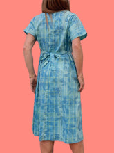 Charger l'image dans la galerie, Robe vintage Léanne - Maternité. Carreaux et fleurs anis. Taille M, 38, 40. Péro. Made in France.