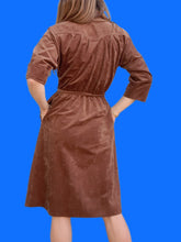 Charger l'image dans la galerie, Robe vintage Célia - Peau de pêche marron. Taille S ou 36, 38. Made in France.