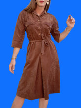 Charger l'image dans la galerie, Robe vintage Célia - Peau de pêche marron. Taille S ou 36, 38. Made in France.