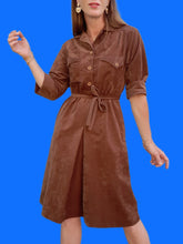 Charger l'image dans la galerie, Robe vintage Célia - Peau de pêche marron. Taille S ou 36, 38. Made in France.