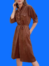 Charger l'image dans la galerie, Robe vintage Célia - Peau de pêche marron. Taille S ou 36, 38. Made in France.