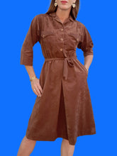 Charger l'image dans la galerie, Robe vintage Célia - Peau de pêche marron. Taille S ou 36, 38. Made in France.