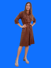 Charger l'image dans la galerie, Robe vintage Célia - Peau de pêche marron. Taille S ou 36, 38. Made in France.