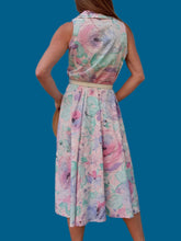 Charger l'image dans la galerie, Robe vintage Marjorie - Fleurs abstraites pastels. Coton. Taille M, 38, 40. C&A. Made in Belgium.