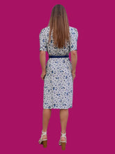 Charger l'image dans la galerie, Robe vintage Charlotte - Fleurie blanche et bleue. Taille M, 38, 40. Made in France.