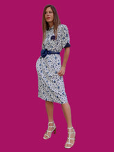 Charger l'image dans la galerie, Robe vintage Charlotte - Fleurie blanche et bleue. Taille M, 38, 40. Made in France.