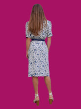 Charger l'image dans la galerie, Robe vintage Charlotte - Fleurie blanche et bleue. Taille M, 38, 40. Made in France.