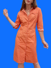 Charger l'image dans la galerie, Robe vintage Angèle - Coton imprimé Camarguais orange. Taille S, 36, 38. Les Olivades.