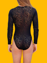 Charger l'image dans la galerie, Body Stéphanie - Dentelle noire ajourée. Taille S, 36, 38. Andra. Made in Italy.