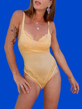 Charger l'image dans la galerie, Body Sandrine - Jaune à superposition. Taille S, 36, 38. Bonnet C. Pétra. Made in Italy