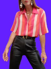 Charger l'image dans la galerie, Chemisier 'Seconde' Marjorie - Soie rayée rose et corail. Taille L, 40, 42. Laurene M.