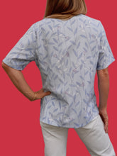 Charger l'image dans la galerie, Blouse vintage Molly - Fleuri parme. Taille XL, 42, 44.