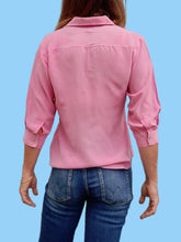 Charger l'image dans la galerie, chemisier "Seconde" Elisa - Soie rose bonbon. Taille S, 36, 38. Taille S, 36, 38. Gerard Darel. Made in Italy